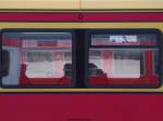 kritik-erwuenscht/52260/ein-bild-aus-einem-s-bahnersatzzug-auf Ein Bild aus einem S-Bahnersatzzug auf eine 'richtige' S-Bahn (kein Zuschnitt)